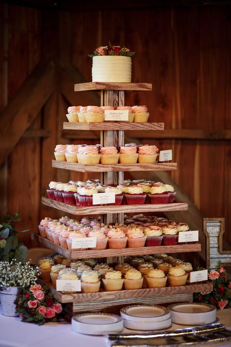 Small Wedding Deserts, Desert Display Wedding, Diy Desert Table, Small Reception Ideas, Desert Table Ideas Wedding, Small Barn Wedding, Desert Bar Wedding, Rustic Wedding Dessert Table, Barn Wedding Centerpieces