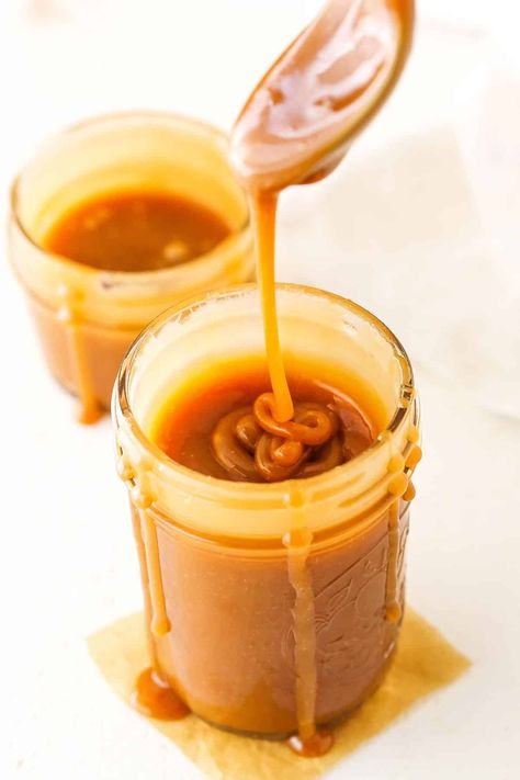 Homemade Caramel Recipes, Salted Caramel Sauce Recipe, Bourbon Caramel Sauce, Salted Caramel Recipes, Bourbon Caramels, Caramel Recipes Sauce, How To Make Caramel, Vegan Caramel, Caramel Desserts