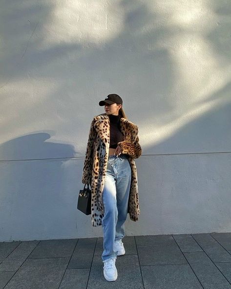 Embrace your wild side with this Leopard Print Fluffy Faux Fur Coat! 🐆❄ Long, warm, and luxurious, it's the ultimate statement piece for the colder days. Stay cozy while exuding fierce style and channeling your inner diva! ✨🔥 Leopard Coat Outfit, Leopard Print Faux Fur Coat, Winter Faux Fur Coat, Faux Fur Fashion, Brown Faux Fur Coat, Long Down Coat, Womens Faux Fur Coat, Long Faux Fur Coat, Plush Coat