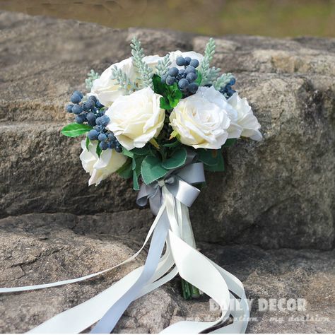 Cheap Bouquet, Blueberry Wedding, Fruit Party Decorations, Wedding Flowers White, Fruit Bouquet, White Bridesmaid, Blueberry Fruit, Rose Wedding Bouquet, Shade Flowers