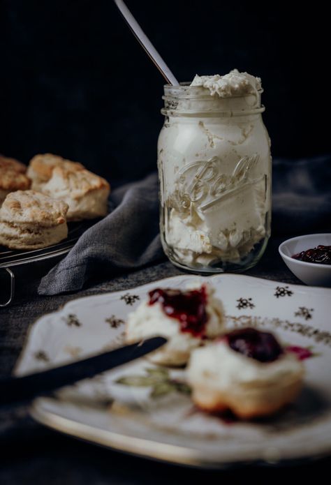 Clotted Cream Recipes, Scones And Clotted Cream, Tea Cafe, Cream Tea, Tea Time Snacks, Clotted Cream, Tea Sandwiches, No Dairy Recipes, Basic Recipes