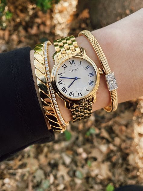 Elegant Gold Watches As Fashion Accessory, Bracelet Watches Women Vintage Style, Seiko Watches Women Vintage, Seiko Gold Watch, Seiko Watches Women Gold, Seiko Ladies Watch, Seiko Vintage Watch Woman, Seiko Watches Women, Gold And Silver Watch