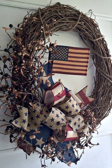 Farmhouse Patriotic Decor, Farmhouse Americana, Patriotic Wreaths, Floral Crafts, Memorial Day Wreaths, Door Farmhouse, Americana Wreath, July Wreath, Wreath Rustic