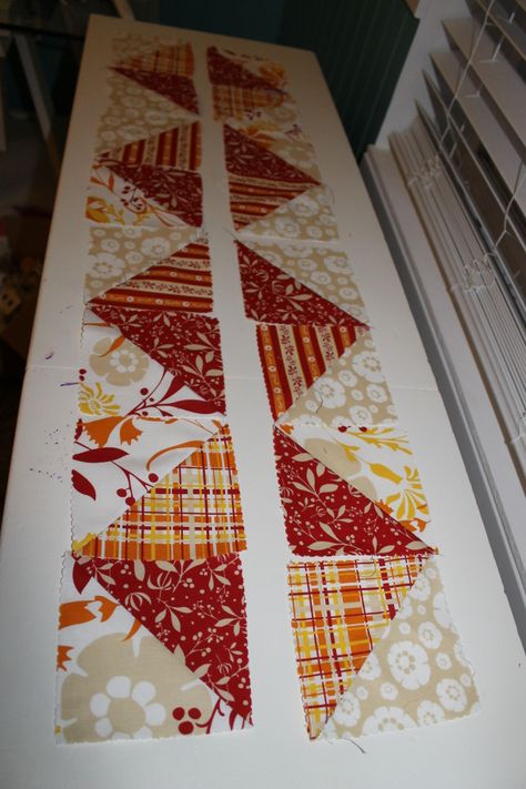 Fall Runners For Table Diy, Autumn Quilted Table Runner Patterns, Fall Table Runners Patterns Free Easy, Fall Placemats Diy, Fall Table Runners Patterns Free, Old Flip Phone, Fall Table Runner Patterns, Quilted Runners, Quilted Crafts