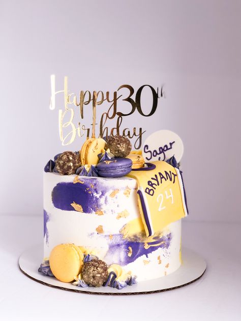 Kobe Bryant Themed Birthday Party, Kobe Bryant Cake Ideas, Kobe Year Cake, Kobe Bryant Birthday Cake, Lakers Cake Ideas, Kobe Cake, Kobe Bryant Cake, Lakers Birthday Cake, Kobe Bryant Birthday