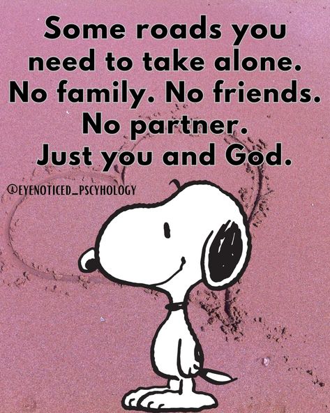 Peanuts Quotes, Charlie Brown Quotes, Snoopy Dog, Happy Day Quotes, Snoopy Funny, Snoopy Images, Snoopy Quotes, Christian Quotes Prayer, Snoopy Love