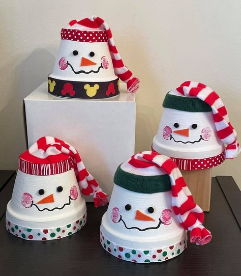 Little Snowman Pothead Clay Pots Painted, Insulator Crafts, Diy Christmas Activities, Elderly Crafts, Winter Pots, Gingerbread Creations, Christmas Workshop, Terra Cotta Pot Crafts Diy, Christmas Decorations Diy Crafts