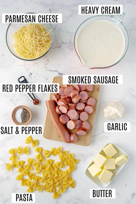 Cheesy Alfredo Sauce, Kilbasa Sausage Recipes, Sausage Alfredo Pasta, Simple Chicken Alfredo Recipe, Sausage Alfredo, Smoked Sausage Pasta, Calorie Breakfast, Sausage Pasta Recipes, Pasta Recipes Alfredo