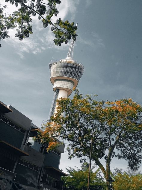 Pahang Flag, Kuantan Pahang, Fake Video, Kuantan, Beautiful Places To Travel, Space Needle, Haikyuu Anime, Places To Travel, Beautiful Places