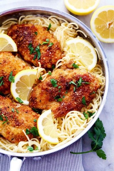 Crispy Parmesan Chicken with Creamy Lemon Garlic Pasta | The Recipe Critic | Bloglovin’ Creamy Lemon Garlic Pasta, Crispy Parmesan Chicken, Garlic Pasta Recipe, Lemon Garlic Pasta, Resep Pasta, Chicken Garlic, Broiled Chicken, Pasta Cremosa, The Recipe Critic