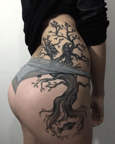 Tattoos For Women On Thigh, Hip Tattoo Designs, Samoan Tattoo, Tree Tattoo Designs, Hip Tattoos Women, Pieces Tattoo, Thigh Tattoos Women, E Tattoo, Tattoo Feminina