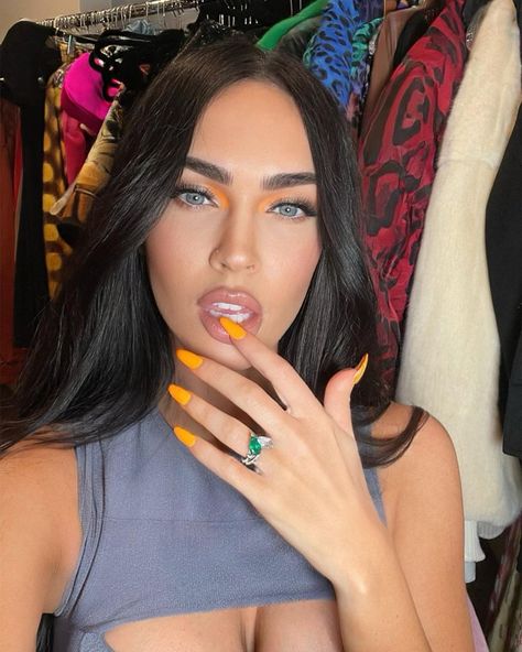 Ap Literature, Megan Denise Fox, Brian Austin Green, Меган Фокс, Celebrity Nails, Color Lavanda, Looks Pinterest, Spring Nail Trends, Fall Makeup Looks