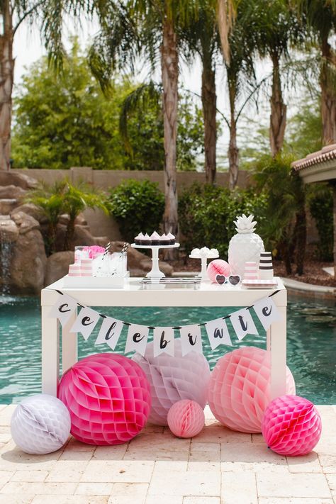 12 summer pool party ideas Flamingo Pool Parties, Pink Flamingo Party, Flamingo Pool, Flamingo Birthday Party, Pool Party Decorations, Tropical Birthday, Flamingo Birthday, Summer Pool Party, Pool Birthday Party