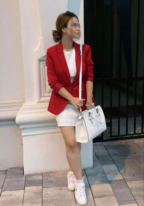 Elegance Feminine Classic Fancy Style Fashion look Red blazer White dress Inspiration City Aesthetic Red And White Formal Outfits, Blazer White Dress, Elegant Classy Outfits, Blazer White, Style Aesthetic, Red Blazer, Dress Inspiration, City Aesthetic, White Blazer