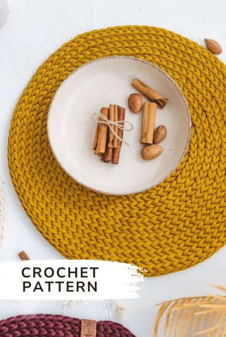 How To Make Placemats, Crochet Placemat Pattern, Napkin Pattern, Placemat Patterns, Diy Placemats, Crochet Placemat, Crochet Placemat Patterns, Round Crochet, Crochet Placemats