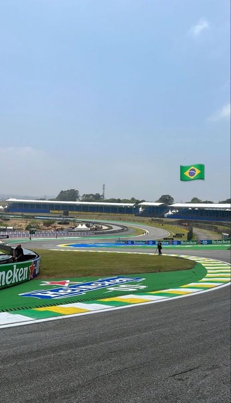 (37) grace on Tumblr Brazil Grand Prix, Formula 1 Girls, Formula 1 Gp, Social Media Au, Grand Prix Posters, F1 Wallpaper, F1 Wallpaper Hd, Formula 1 Car Racing, Scenic Photos