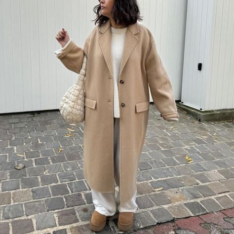 Zara Double Faced Wool Blend Coat In Creamy Beige! New With Tags!! Oversized Fit, 50% Wool! As Seen On Many Bloggers And Sold Out! Similar Style To Aritzia And Maxmara Coats!! Size Tag M-L, Best For Us6/8/10 Maxmara Coat Outfit, Sherpa Trench Coat, Winter Fashion In Paris, Winter Trends 2024 Women, Tan Wool Coat Women, Winter European Fashion, Winter Wool Coat, Mantel Beige Outfit, Long Coat Outfits For Women