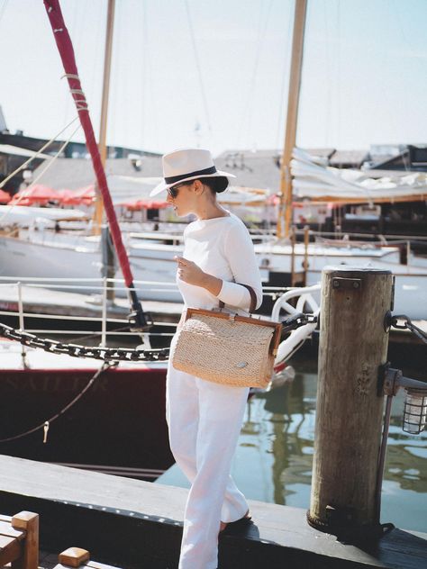 Riviera Chic, French Riviera Style, Caroline Dress, Cruise Outfits, Boat Neck Tops, Old Money Style, Fun In The Sun, Outfits With Hats, Feminine Outfit