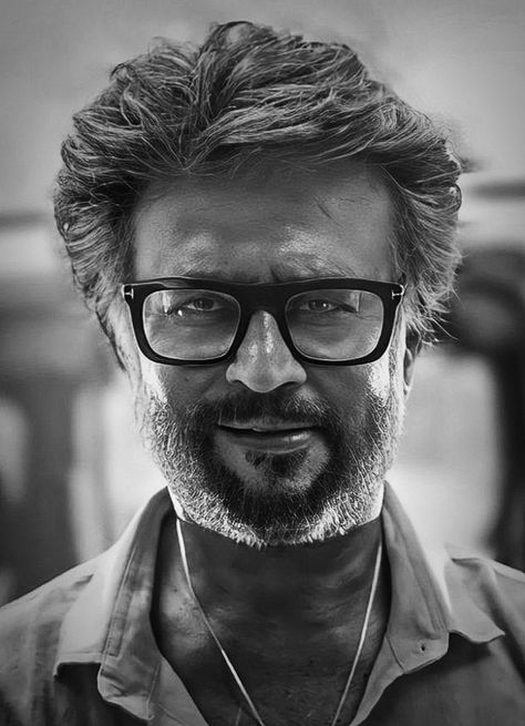 Rajinikanth Black And White, Rajnikanth Wallpapers, Sketching Images, Easy Portrait Drawing, Bean Cartoon, Old Man Face, Potrait Painting, Pencil Sketch Portrait, South Hero