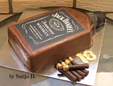 Tort Jack Daniels, Jack Daniels Cake, Johnny Cakes, Bday Gift For Boyfriend, Cake Poster, Poker Cake, Johnny Cake, Bottle Cake, Chocolate Cake Designs