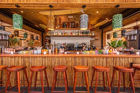 Beach Bar Aesthetic, Hawaiian Interior Design, Grilled Sweet Corn, Hawaiian Restaurant, Teriyaki Burgers, Hawaiian Resorts, Hawaii Aesthetic, Outdoor Restaurant Design, Bamboo Bar