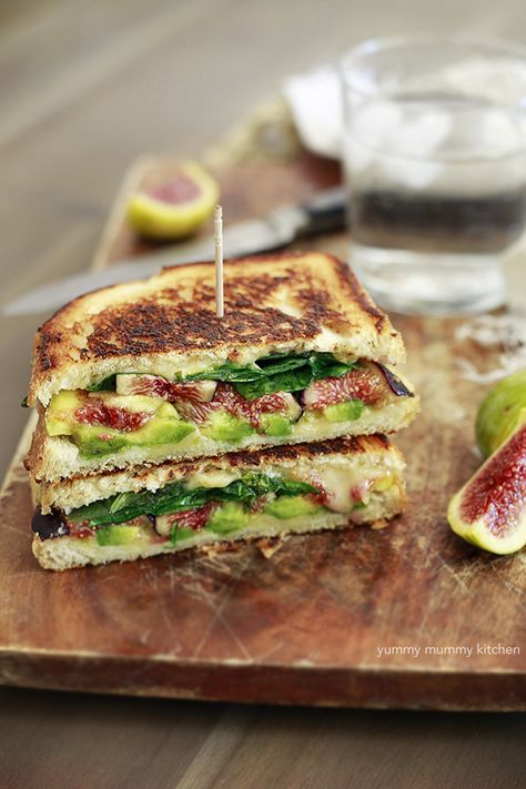 Spinach Grilled Cheese, Avocado Grilled Cheese, Avocado And Spinach, Fig Recipes, Grilled Cheese Recipes, Yummy Mummy, Healthy Sandwiches, Fresh Figs, Cheese Sandwich