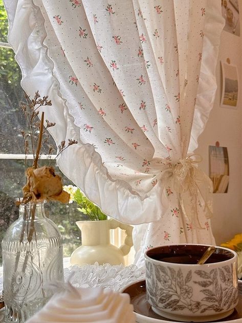 JMhomeliving - Etsy Curved Window Curtains, Coquette Window, Coquette Curtains, Princess Coquette, Flower Curtains, Rideaux Shabby Chic, Coquette Decor, Printed Cotton Curtain, Pink Bedroom Walls