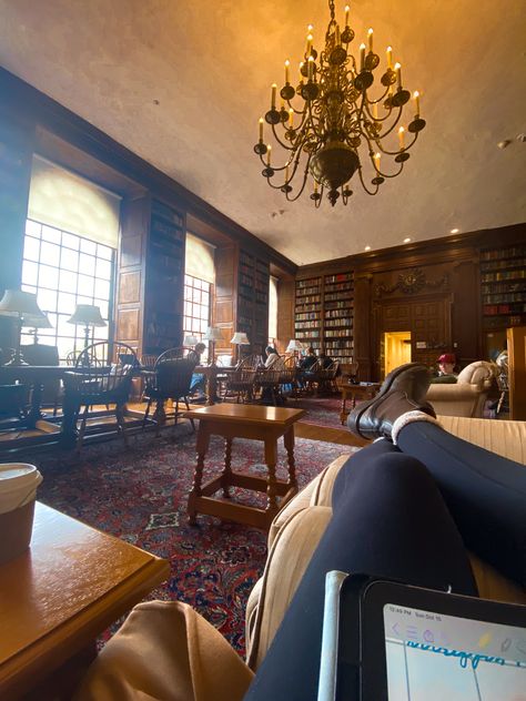 Harvard Professor Aesthetic, Harvard Student Aesthetic, Harvard University Aesthetic, Harvard Psychology, Harvard Graduation, Bookshelves Inspiration, Harvard Aesthetic, Library Cambridge, Boarding School Dorm