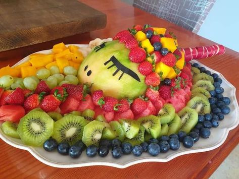 Playing with fruit can be so much fun, this plate was inspired by a request from a little boy who loves unicorns and rainbows. Keeping the magic alive forever. Unicorn Mermaid, Kids Food, Fruit Platter, Fruit Tray, Fun Kids Food, Mermaid Birthday, Unicorn Party, Party Favor, Kids Meals