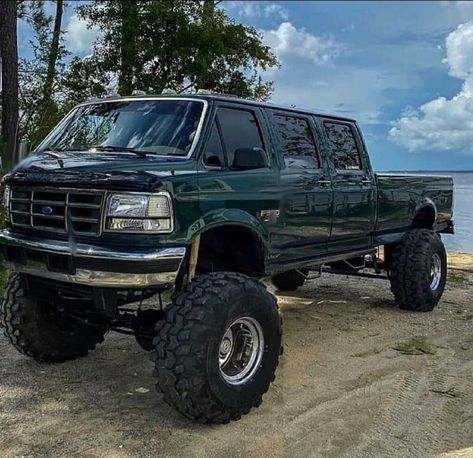 Montero 4x4, Big Ford Trucks, Tactical Truck, Mud Trucks, Truck Mods, Custom Pickup Trucks, Classic Ford Trucks, Ford Van, Old Pickup Trucks