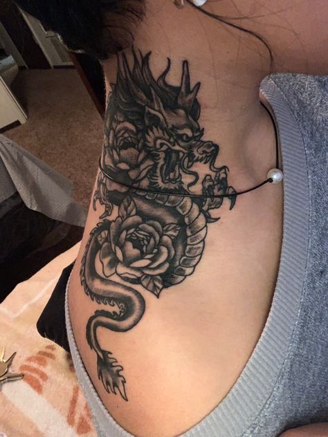 #dragontattoo Dragon Tattoo Neck Woman, Neck Tattoos Women Dragon, Big Neck Tattoo, Neck Dragon Tattoo, Front Neck Tattoos Women, Dragon Eye Tattoo, Dragon Neck Tattoo, Dragon Tattoo Neck, Front Neck Tattoo