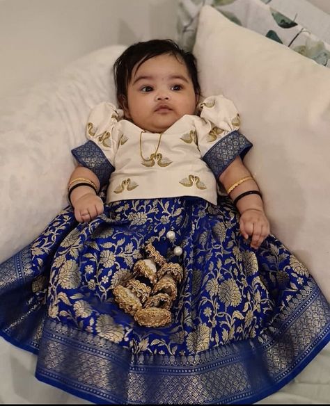 Pattu Lehenga For Newborn, Pattu Langa For Baby Girl, Traditional Frocks For Baby Girl, Baby Langa Blouse Designs, Baby Pattu Frocks Designs, Newborn Pattu Langa, Baby Girl Langa Blouse Designs, Baby Pattu Langa Designs, Kids Langa Blouse Designs