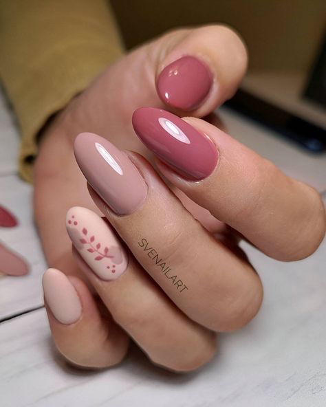 Oval Nails Designs Autumn, Pink Nails Autumn, Autumn Gel Nails Short Square, Nail For Autumn, Summer To Autumn Nails, Pink Shellac Nails Designs, Summer Autumn Nails, Autumn Nails Pink, Autumn Gel Nails Designs