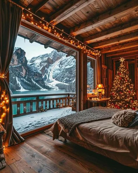 Cosy Decor, Cabin Bedroom, Dream Mansion, Cabin Christmas, Cute Bedroom Decor, Mansions Luxury, Dreamy Bedrooms, Decorating With Christmas Lights, Cabin Life