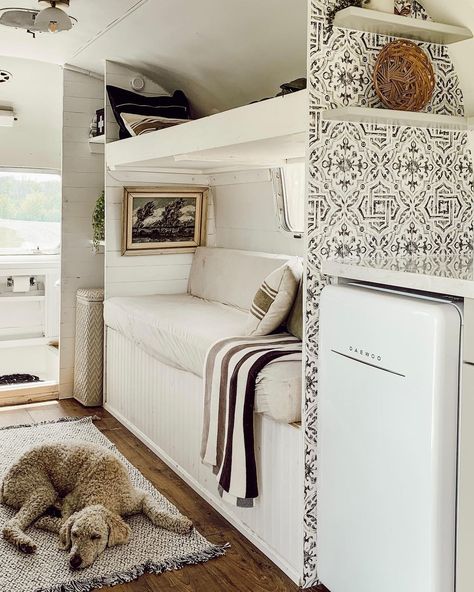 Airstream With Bunkbeds, Vintage Airstream Interiors, Airstream Makeover, Avion Camper, Snow Pretty, Trailer Inspiration, Airstream Decor, Airstream Land Yacht, Airstream Restoration