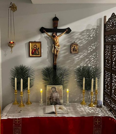 Home Altar Catholic Beautiful, Home Oratory, Wall Altar Ideas Catholic, Orthodox Altar, Catholic Home Altar, Home Chapel, Home Altar Catholic, Prayer Room Ideas, Altar Ideas