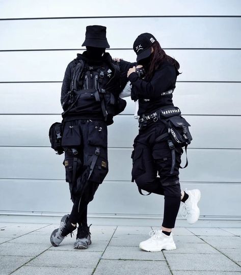 I/AM/NOCTURNAL on Instagram: “⚡By @crypt.xnite x @cptr.exe . . 🏴 Follow #IAMNOCTURNAL for daily content! @youarenocturnal @youarenocturnal @youarenocturnal . .…” Tech Ware Outfits, Tech Ware Fashion, Techwear Couple, Tech Ware, Techwear Cyberpunk, Streetwear Cyberpunk, Tech Clothing, Techwear Streetwear, Techwear Outfits