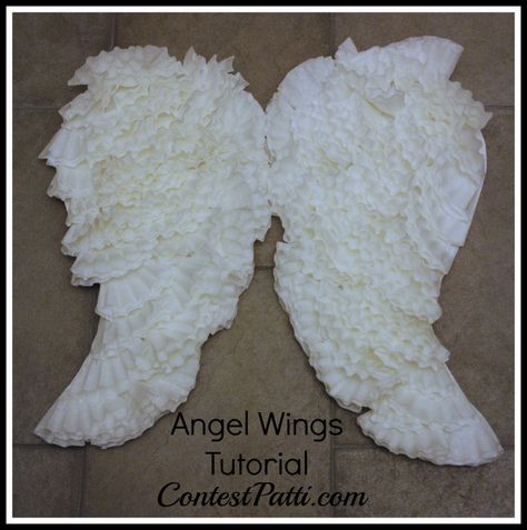 Supplies Coffee filters Cardboard / cereal box Glue White Ribbon Scissors Method Draw the shape of one angel wing on half of your cardboard. Fold the cardboard in half then cut out your wings makin… Angel Wings Easy, Angel Wing Crafts, Diy Coffee Filter, Junk Kouture, Diy Angel Wings, Nativity Story, Diy Angels, Diy Wings, Coffee Filter Crafts