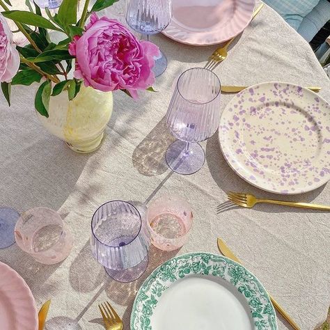 FABREK on Instagram: “Late summer nights 💜 __ #fabrek #designshop #decor #home #webshop #splash” Pastel Table Setting, Late Summer Nights, Confetti Tour, Summer Table Settings, Danish Pastel Aesthetic, Pastel Birthday, Set The Table, Birthday Brunch, Danish Pastel