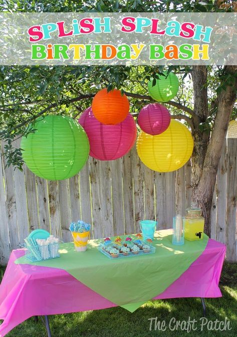 Cute and easy birthday party with lots of doable ideas! #birthdayparty Splish Splash Birthday Bash, Splish Splash Party, Water Birthday Parties, Water Birthday, Splash Party, Pool Party Decorations, Pool Birthday, Outdoor Birthday, Summer Birthday Party