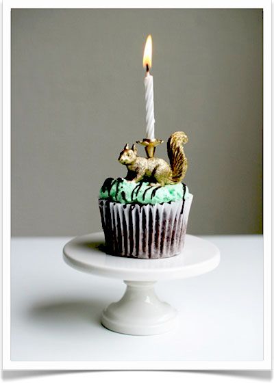 How to make an elegant animal candle holder Diy Party Animals, Candle Holders Diy, Animal Cupcake Toppers, Animal Candle, Animal Cupcake, Birthday Candle Holder, Animal Candles, Cupcake Candle, Candle Topper