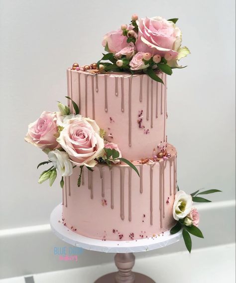 A birthday cake is a special cake that is made to celebrate someone's birthday. Birthday cakes are typically decorated with candles, frosting, and other toppings, and they can be made in a variety of shapes and sizes. Here is a description of a classic birthday cake: A two-layer round cake with white buttercream frosting and rainbow sprinkles. Rose Gold Buttercream Cake, Women 50th Birthday Cake, 40th Birthday Cake For Women Rose Gold, Cake Ideas For Women Birthday Mom, Elegant Pink Cakes Birthday For Women, Rose Cakes Birthday, Pink Rose Cake Birthday, Two Tier Birthday Cake For Women Elegant, Birthday Cake Two Floors