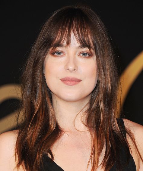 The Most Flattering Haircuts for Round Face Shapes  - Dakota Johnson  from InStyle.com Haircuts For Round Face Shape, Messy Bob Hairstyles, Classic Haircut, Corte Bob, Face Shape Hairstyles, Round Face Shape, Dakota Fanning, Round Face Haircuts, Long Hair With Bangs