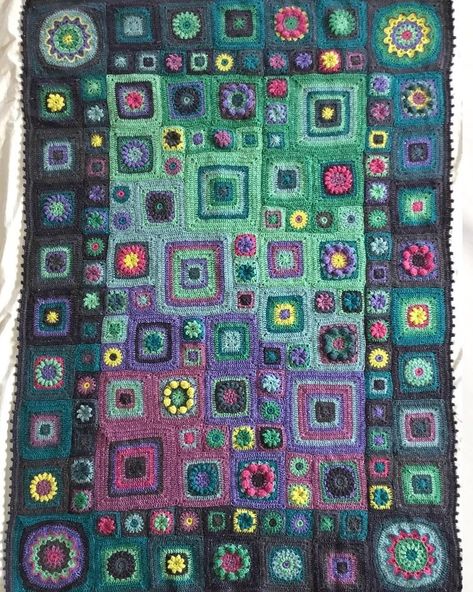 This is Sally’s beautiful Homage to the Granny Square work in progress and isn’t it stunning!? 💚 Sally’s exploring different layouts and … | Instagram Joseph Albers, Crochet Classes, Crochet Stitches For Blankets, Crochet Blanket Designs, Everyday Art, Begin Again, Granny Square Blanket, Lap Blanket, Square Blanket