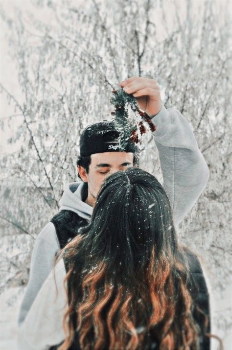 Not my photo! Edited by me Christmas Couple Pictures, Boyfriend Kissing, Couple Goals Teenagers, Goals Pictures, Boyfriend Goals, Cute Couples Photos, Relationship Goals Pictures, The Perfect Guy, Christmas Couple