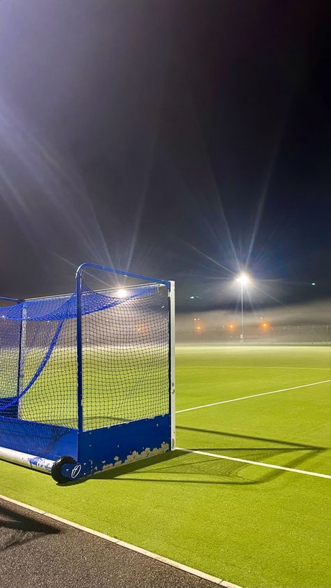 Field Hockey Photography, College Romanticized, Field Hockey Wallpaper, Field Hockey Aesthetic, Field Hockey Games, Hockey Field, Aesthetic Sport, Hockey Aesthetic, Sports Hockey