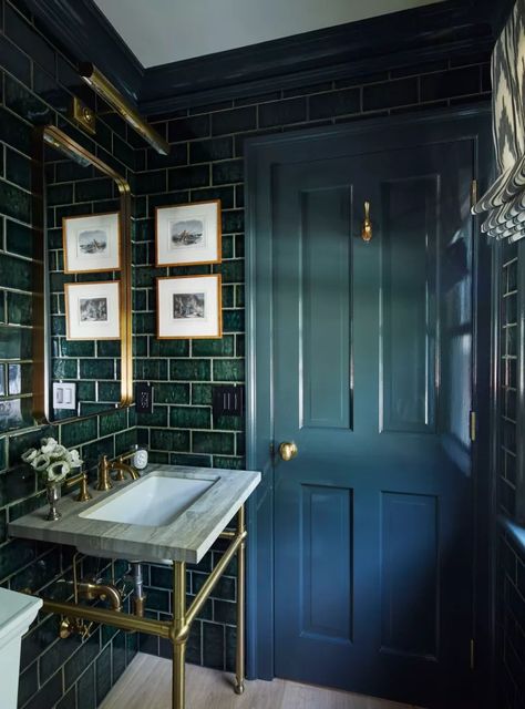 Gloss paint ideas - ways designers use gloss paint in decor | Livingetc Brittany Bromley, Hamptons Farmhouse, Dark Green Bathrooms, Green Subway Tile, Green Tile Bathroom, Subway Tiles Bathroom, Dark Bathrooms, Victorian Bathroom, Luxe Interiors