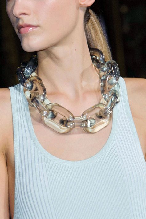 Love the jumbo curb chain... Stella McCartney Imaxtree  - HarpersBAZAAR.com Big Jewelry, Jewelry Fashion Trends, Costume Jewelry Necklaces, Best Jewelry Stores, A Necklace, Jewelry Design Necklace, Glass Jewelry, Jewelry Trends, Necklace Designs