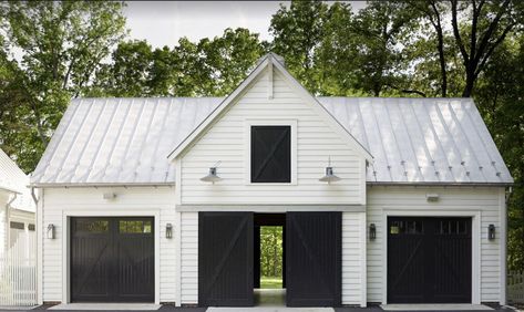 Plan Garage, Farmhouse Garage, Carriage House Garage, Garage Exterior, Barn Garage, Garage Apartments, Garage Apartment, Garage Makeover, Large Backyard