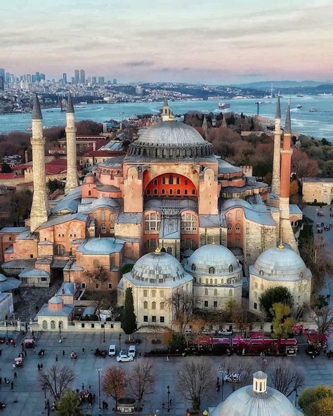 Holiday Facts, Byzantine Architecture, Istanbul City, Mosque Architecture, Hagia Sophia, Grand Bazaar, Islamic Architecture, Beautiful Places To Travel, Antalya